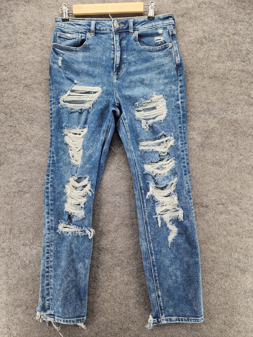 American Eagle Jeans Womens 6 Mom Distressed Blue Denim High Rise